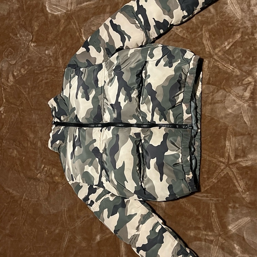 H&M Green and Black Camouflage Jacket